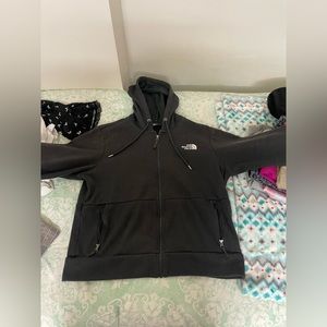 Selling my north face jacket that I no longer wear.